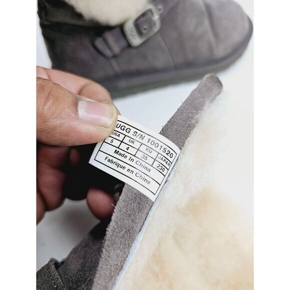 UGG Girls 5 Winter Boots - Picture 7 of 11